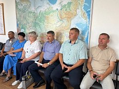 Глава района Дмитрий Живайкин провел совещание с главами поселений
